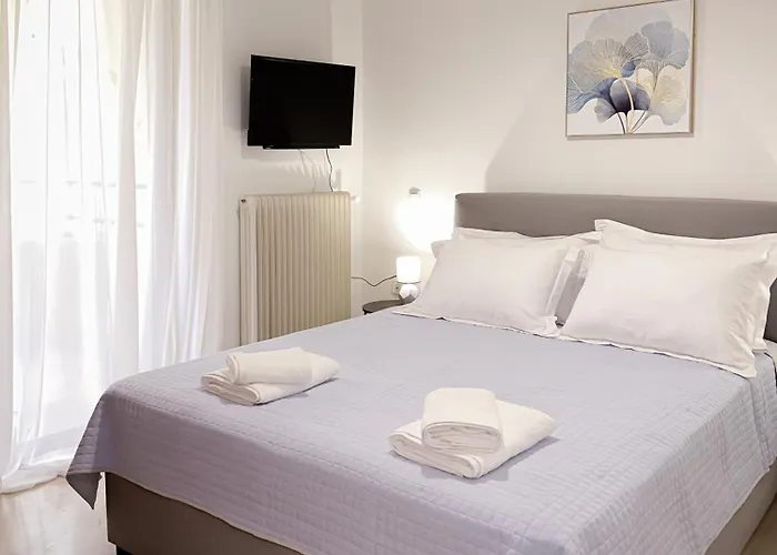 Blue Horizon, The * Nauplia