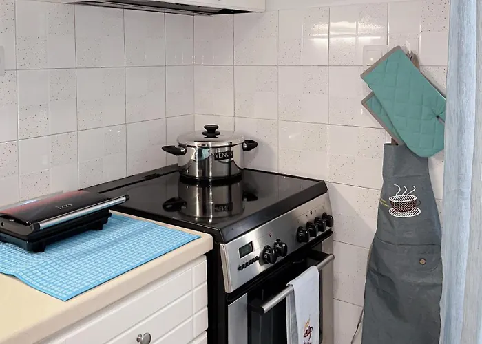 Blue Horizon, The Apartman